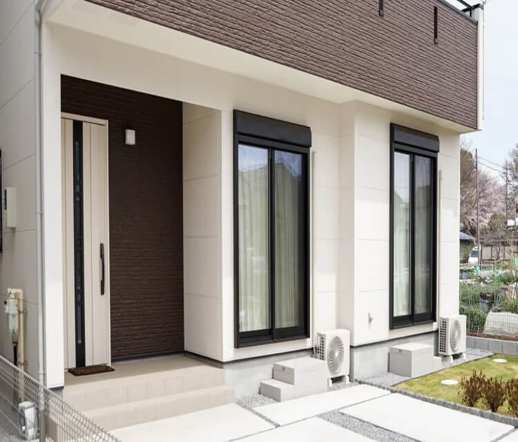 Деревянные окна в коттедж