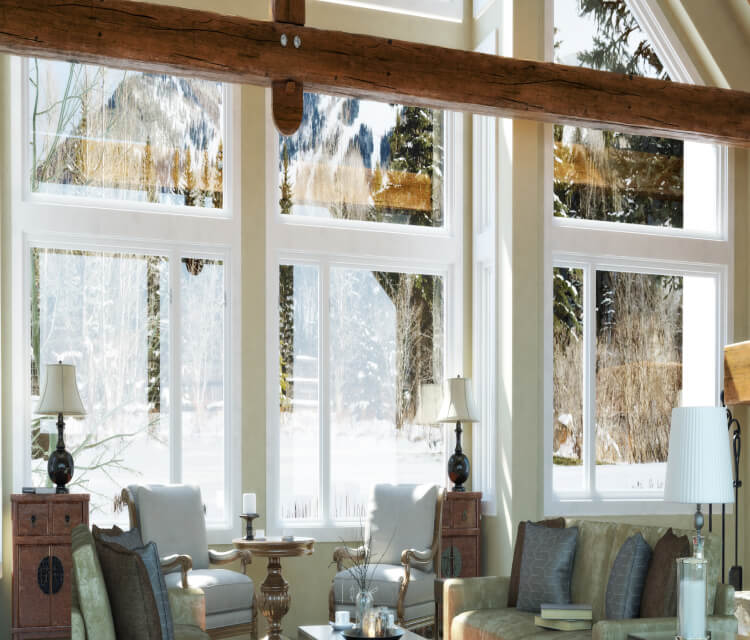 Теплые окна из дерева для загородного дома