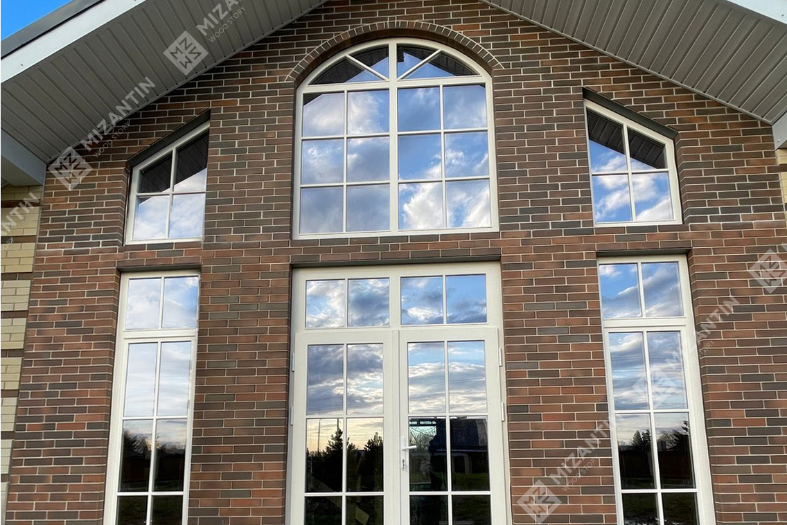 Тёплое остекление дома для круглогодичного проживания. Деревянные окна и монтаж компании MIZANTIN