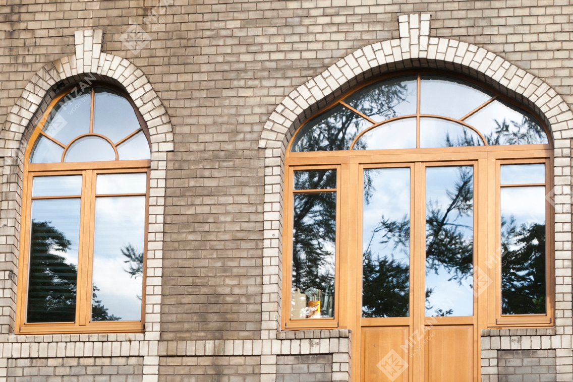 Реконструкция многорадиусных арочных окон для доходного дома полковника Ф.Г. Козлянинова в Санкт-Петербурге. Производство MIZANTIN