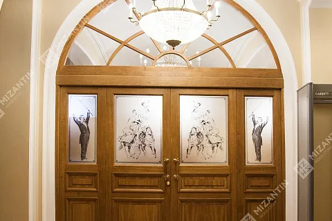 Тамбурные двери из дуба для здания цирка на Фонтанке
