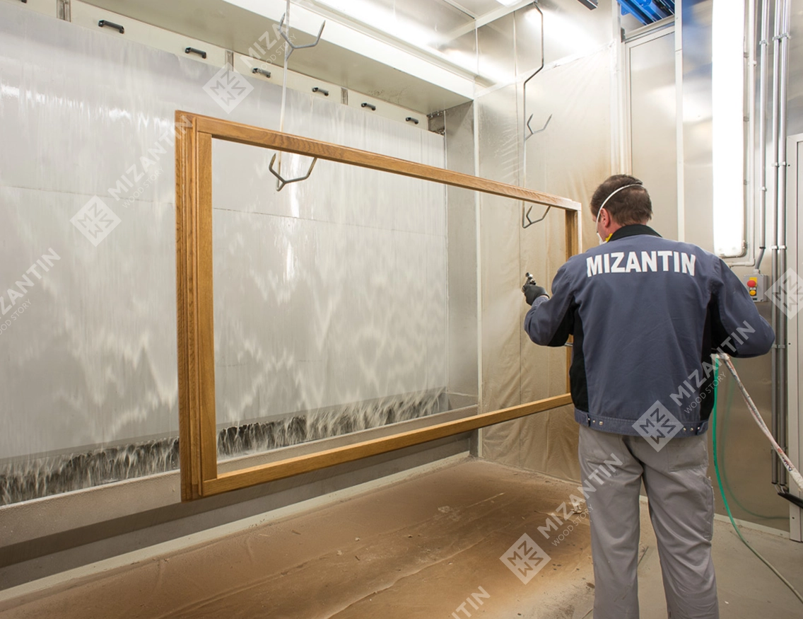 Обработка деревянных рам защитными составами и последующее окрашивание ЛКМ на производстве MIZANTIN
