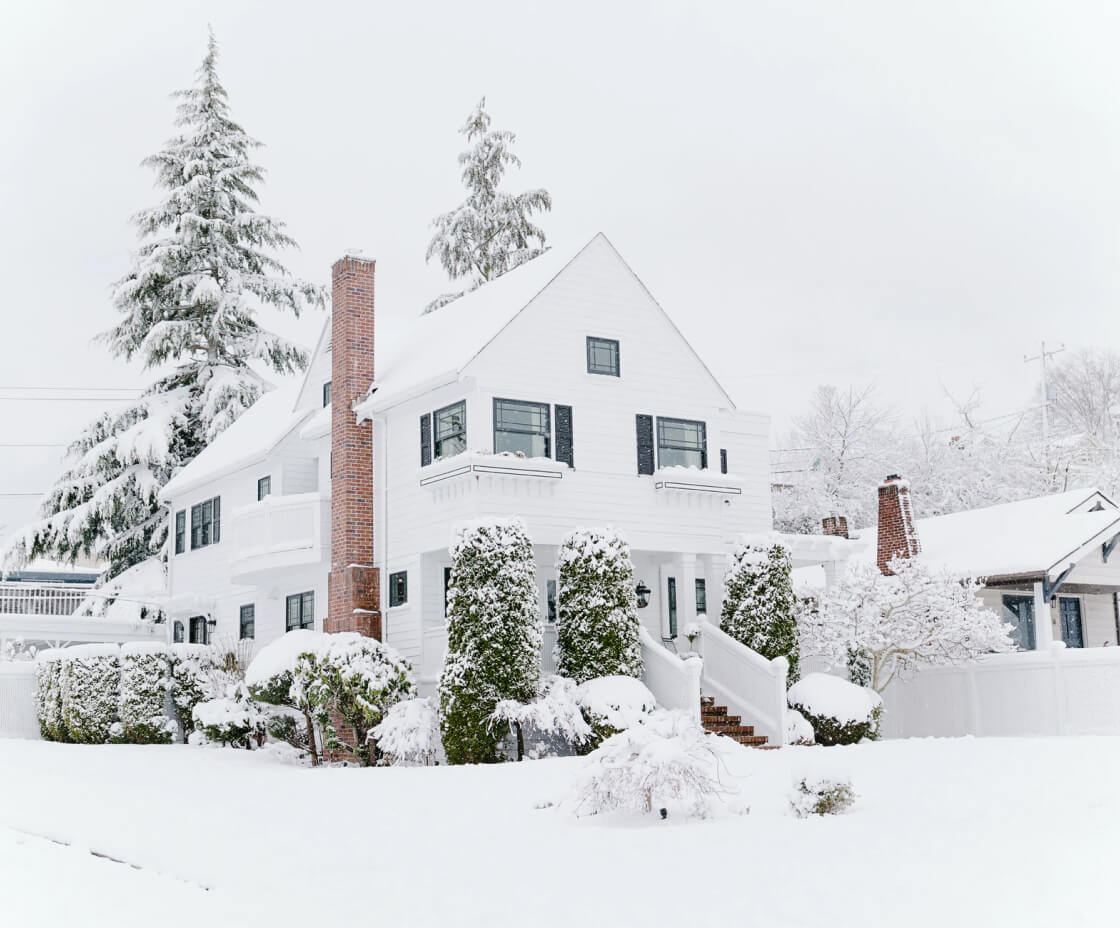 Теплые окна из дерева в дом